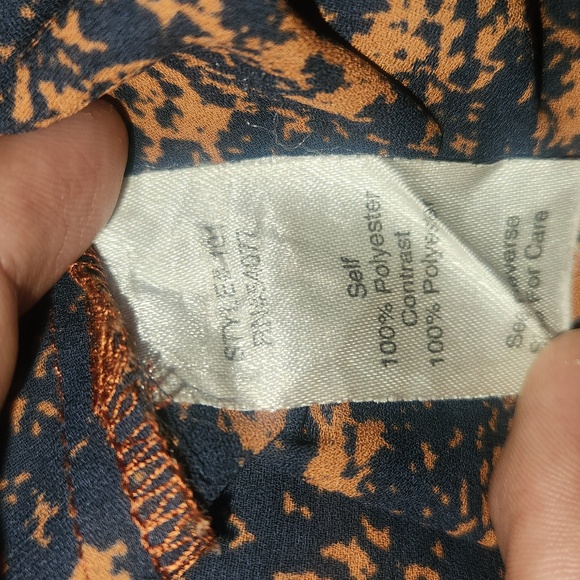 CABI SNAKESKIN PRINT BLOUSE  MEDIUM - Picture 6 of 6